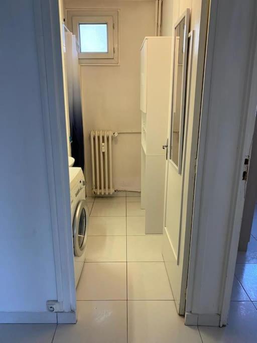Joli Appartement Proche Metro Лион Екстериор снимка