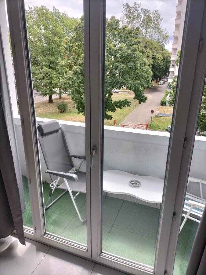 Joli Appartement Proche Metro Лион Екстериор снимка