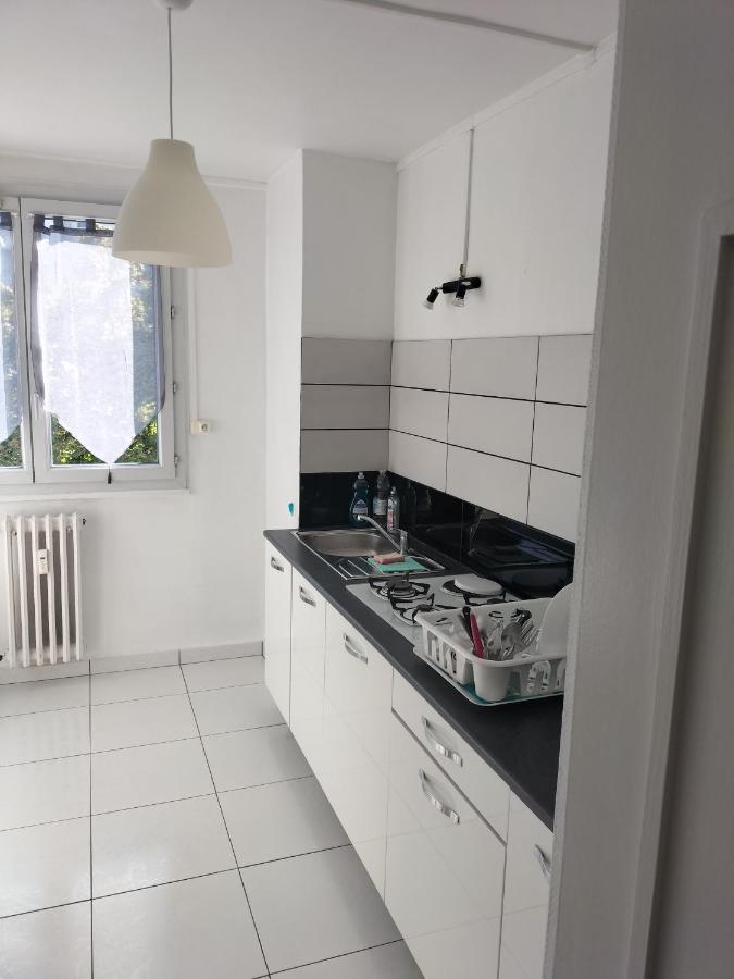 Joli Appartement Proche Metro Лион Екстериор снимка