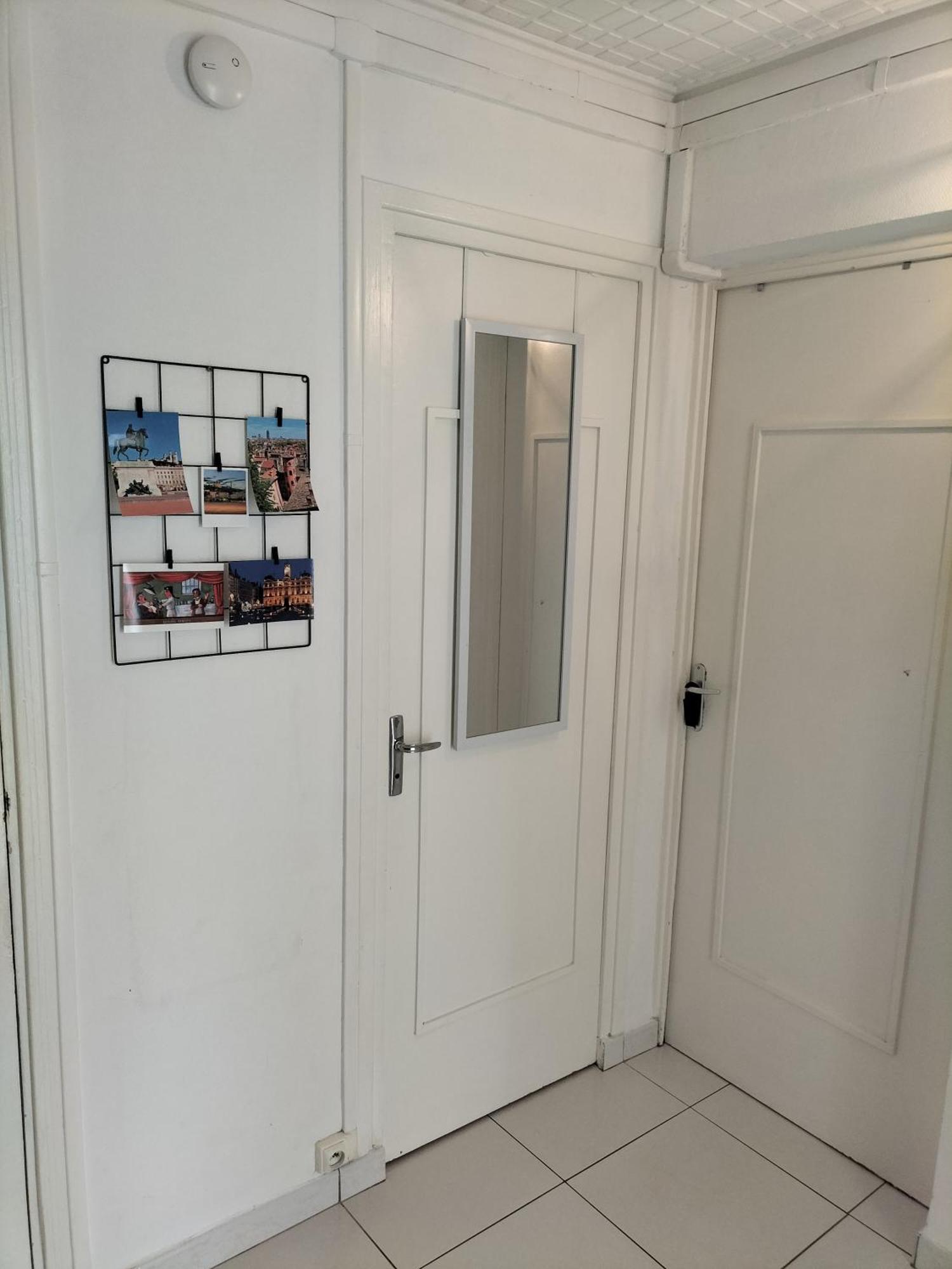 Joli Appartement Proche Metro Лион Екстериор снимка